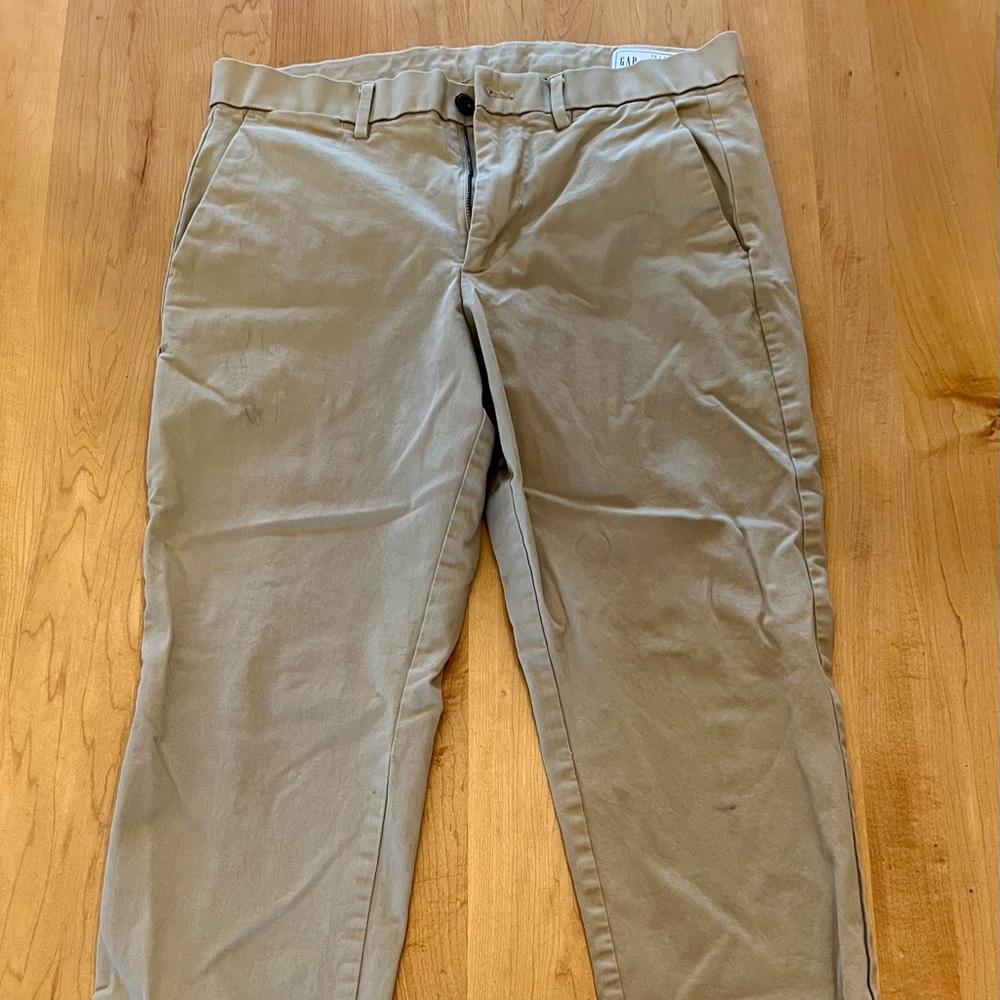 GAP Men's Khaki Straight Stretch Chinos - Light Tan
